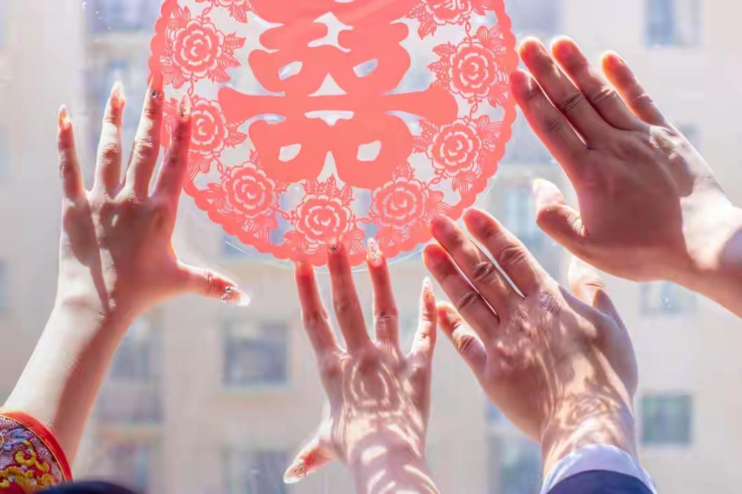 20岁伴娘腰椎断裂！这场“热闹”的婚礼，代价竟是23万和九级伤残！20岁的年