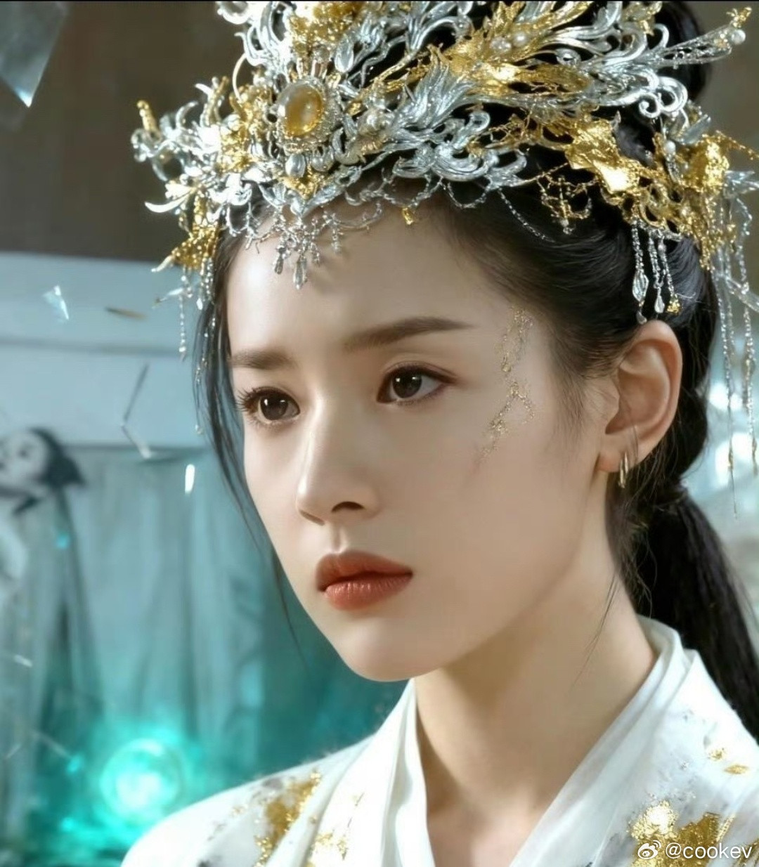 年轻的时候，董洁的颜值和刘亦菲差不多。