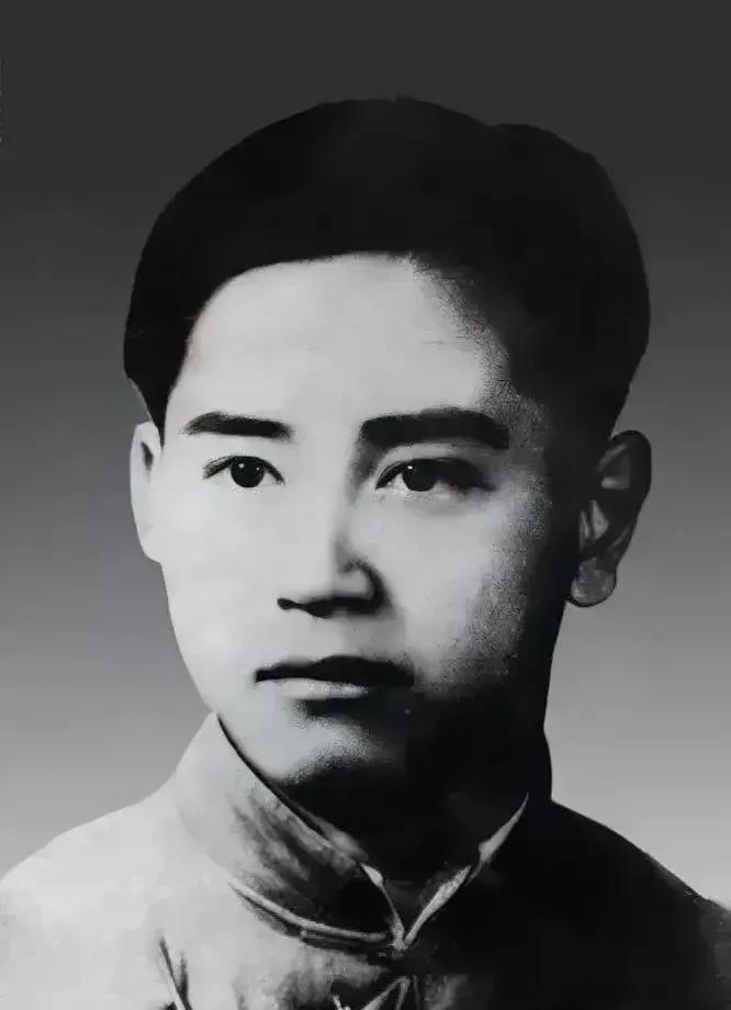 1948年，刘国志被捕，他的五哥大惊，专程从香港飞到重庆，拿着一张空白支票送给了