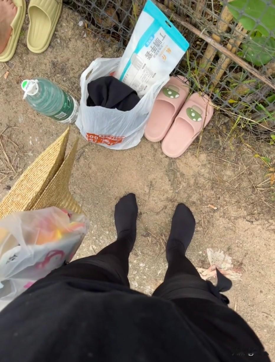 各位爱卿，本公主在插秧