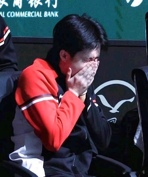 看到个言论，真给我气笑了。有个叫“健桥”的专家，敲着键盘指点江山，说现在的赛程