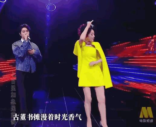 我的妈呀，闫妮这又开始微醺了。我发现这大姐是不分时间不分场合不分对象，随时随地