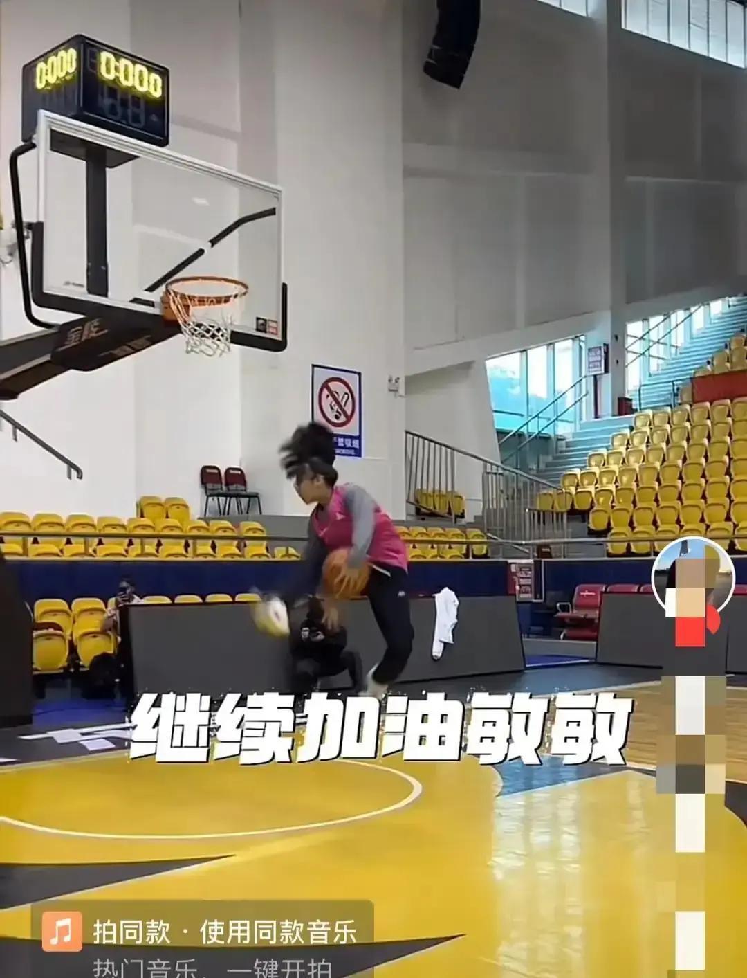 16岁广西女生打爆广东青训2米85摸高，直接跳过U18国青线。广东女篮今年