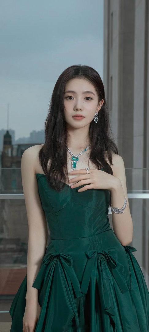 刘浩存趁早换个哥吧哥哥嘴上说着“我都是为你好”，手上却把刘浩存的生活圈得越来越