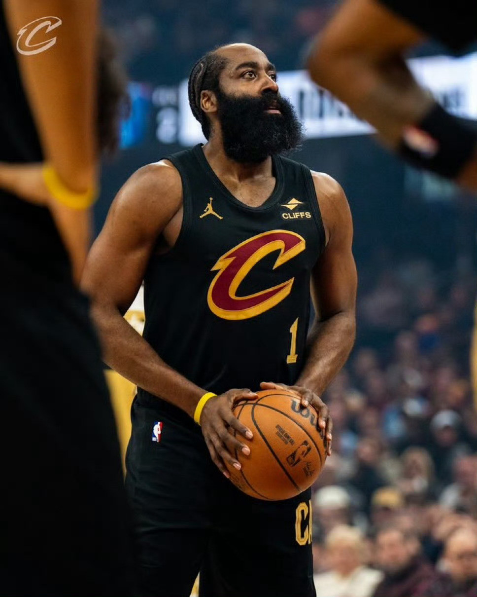 预计哈登明天几个失误？活塞vs骑士