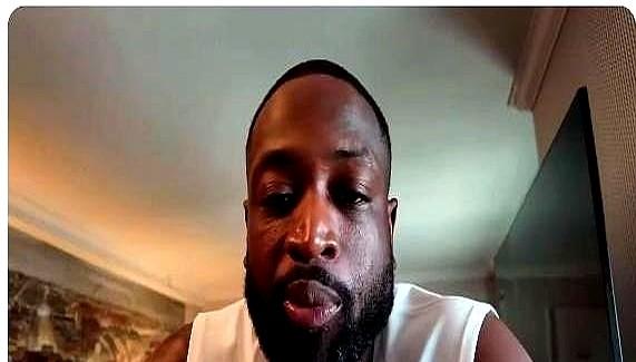 站在山顶的人，转身最难。被雷霆横扫出局后，詹姆斯没提转会，也没说留下，只抛下