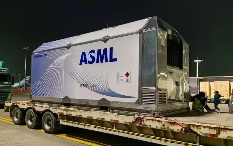 我想不明白，荷兰为什么胆敢冻结中企百亿资产，他们不过是一个欧洲小国，眼下在稀土方