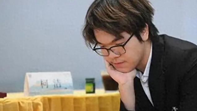 柯洁因棋盒失误判负! 围棋赛史上首见荒唐判决, 围棋界爆炸性反应