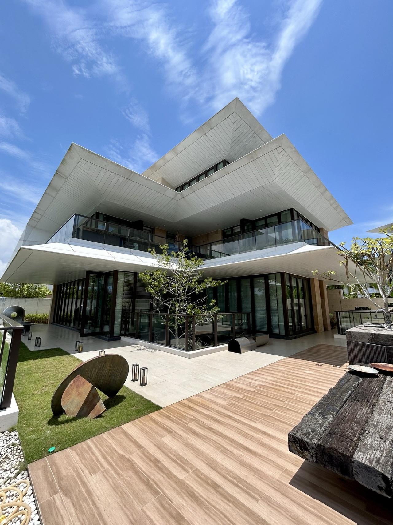 今年还是撑不下去了，决定忍痛处理三亚的房。147平独栋别墅，当初也是看上游艇造型