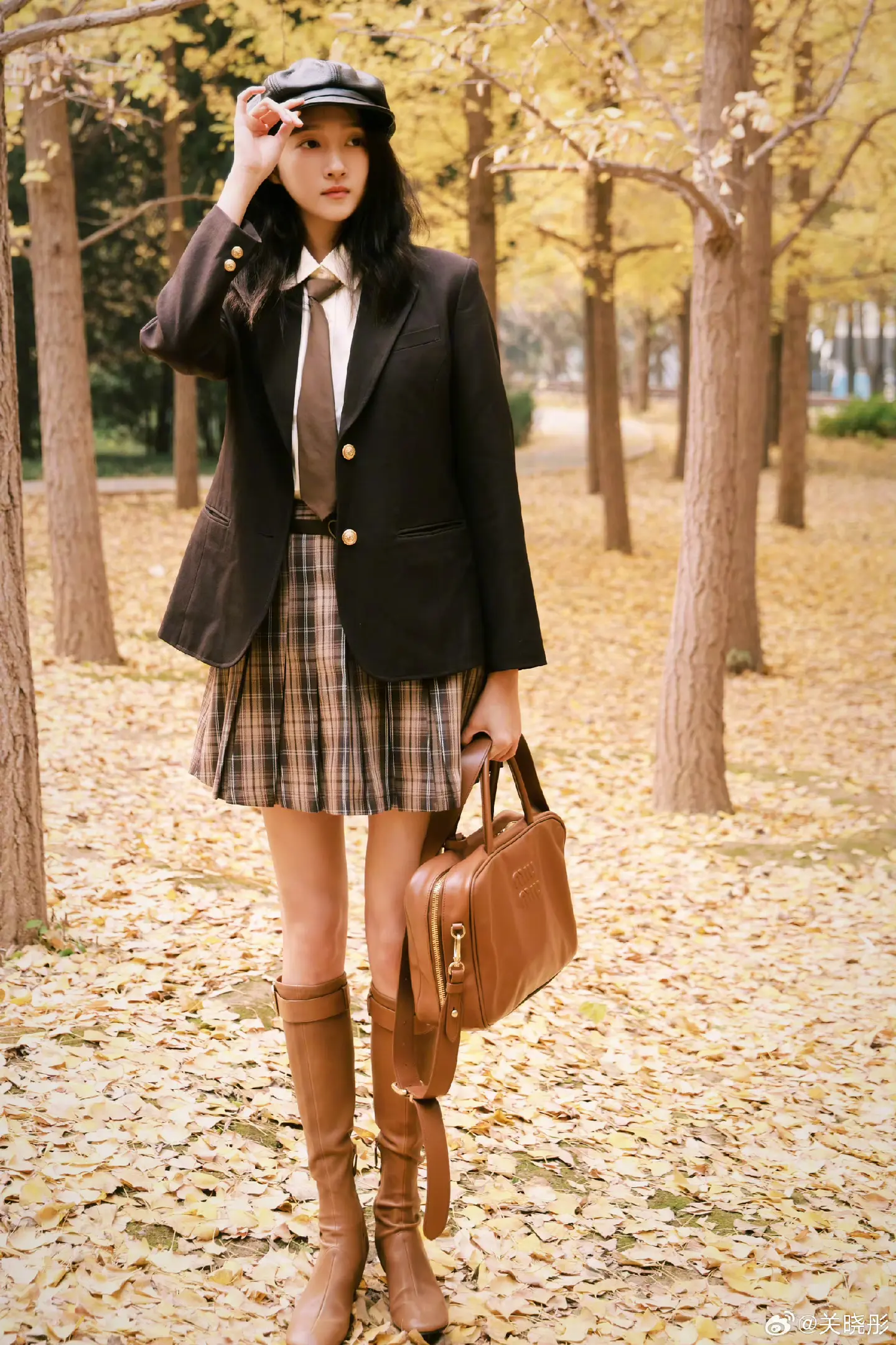 关晓彤的腿是真长呀！绝对是第一眼美女