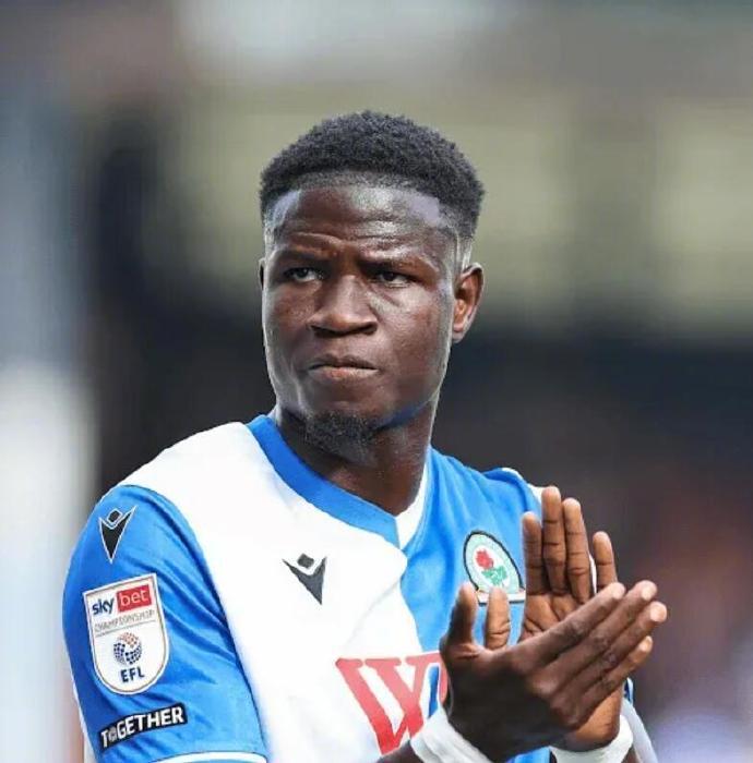 上海申花签下了前锋盖伊，转会费估计在180万欧左右，加上原有的阿苏埃、米内罗，以