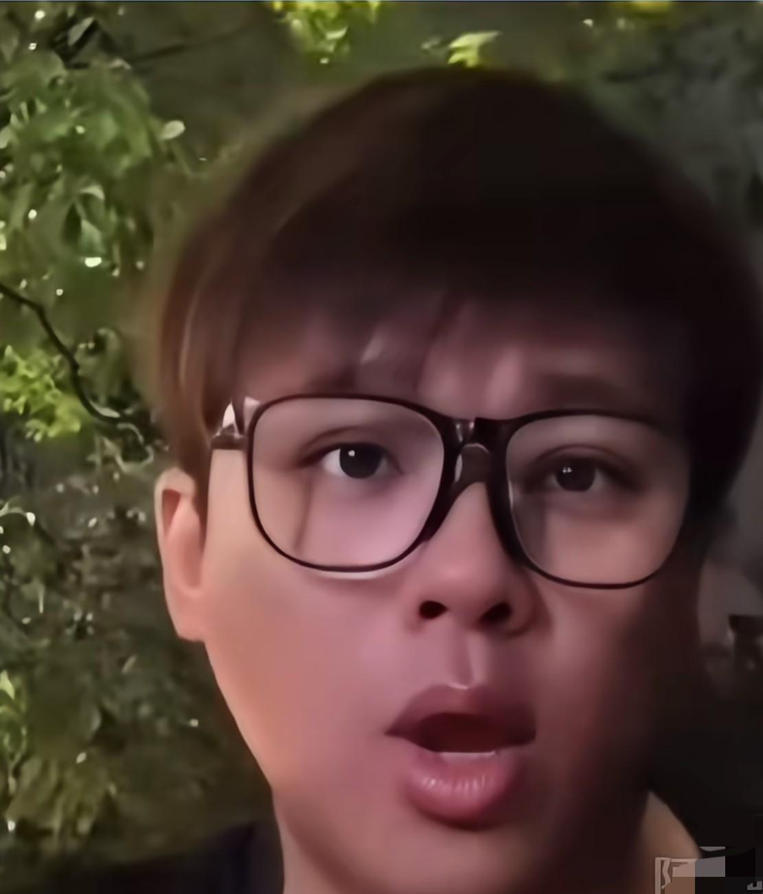 这样子看葛斯齐还是挺实在的、最起码实事求是了…晚上葛斯齐直播，有聊到在金宝山三
