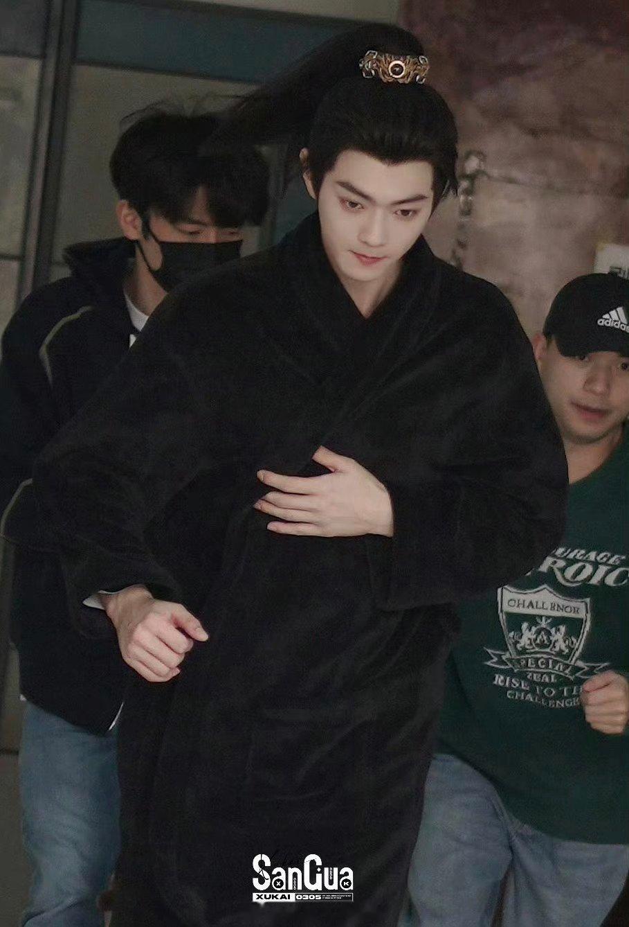 许凯史无名今日上班路透！[爱心]​​​