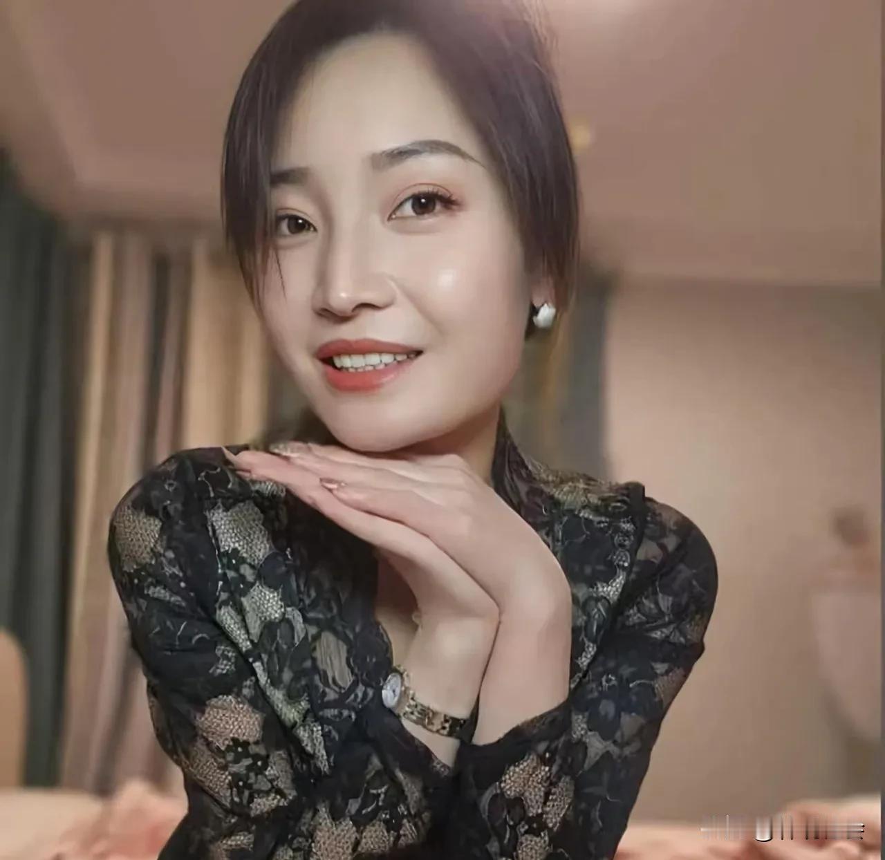 一位上海女孩给自己妈妈写的征婚帖子：年龄43岁，身高164厘米，体重107斤，离