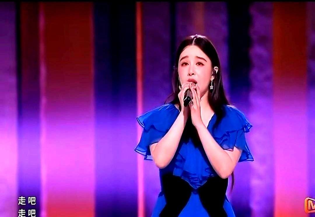 阚清子这波操作，给内娱上了一课。乘风初舞台，产后8个月的她选了首《爱的代价》