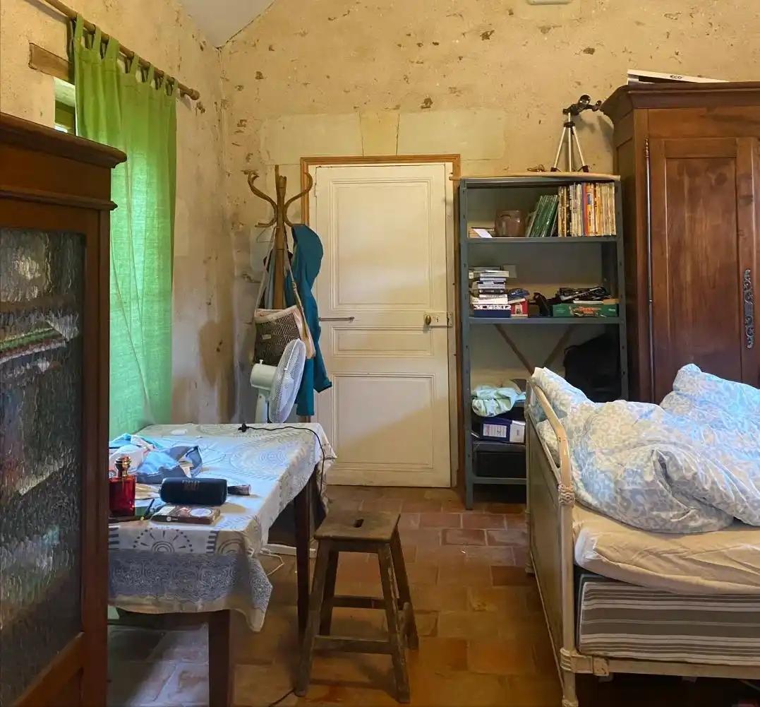12㎡老旧小屋独居12年，香港婆婆一人过日子戳哭网友，旧屋也满是温柔烟火提