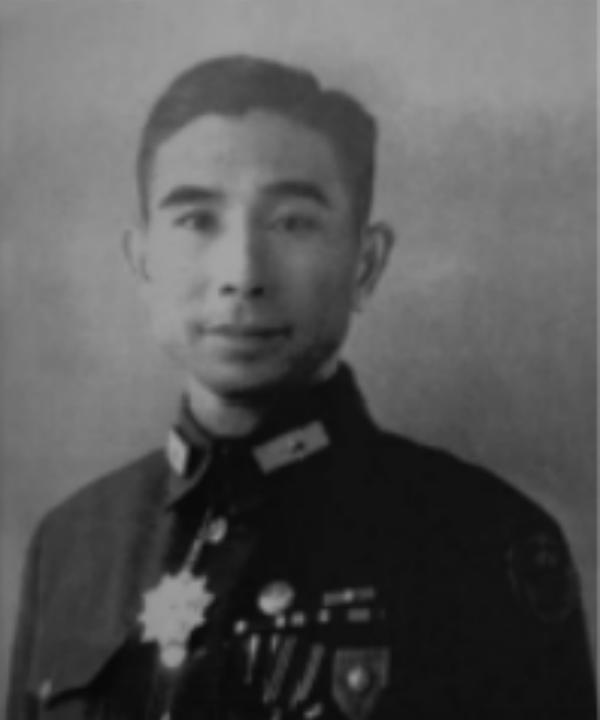 1951年，逃到香港的原新一军军长潘裕昆，在商人袁德泉许诺高回报的诱惑下，将二十