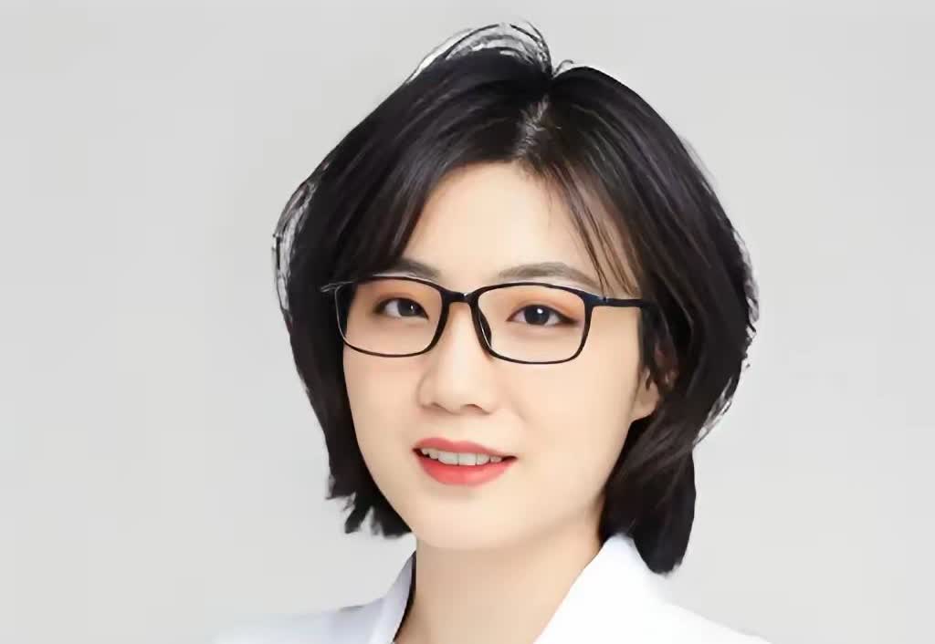 肖飞事件让我意识到也许学历和长相对于一部分男人来说并不重要肖飞的原配谷潇