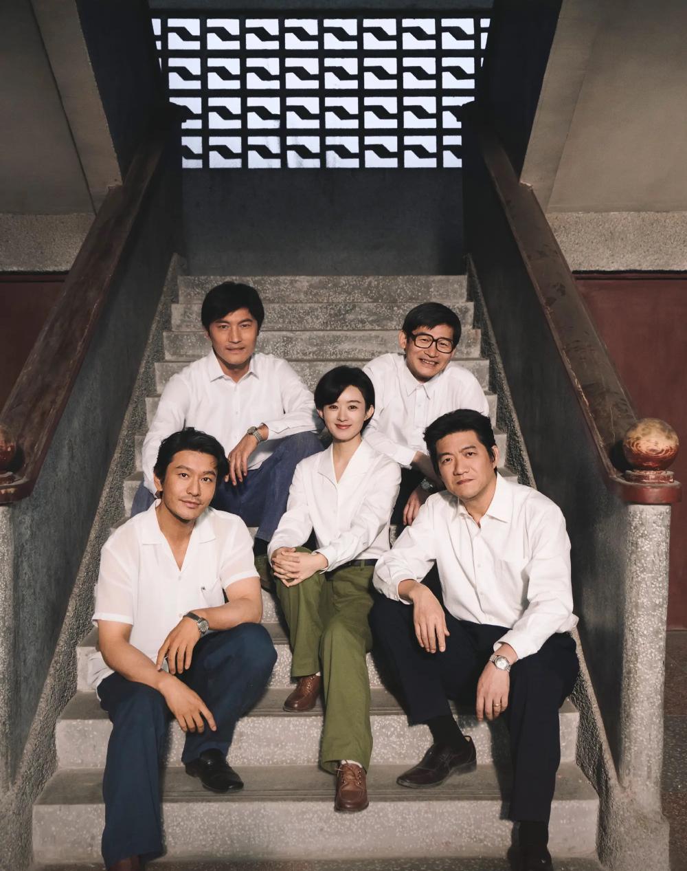 以前的电视剧大家为啥看的津津有味，因为以前拍的都是中国人自己的故事，现在除了翻拍