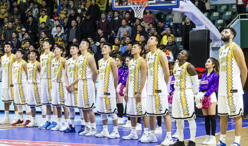 时隔7年，广厦男篮再次夺得CBA常规赛冠军，重现辉煌。7年前的冠军阵容中，如今仅