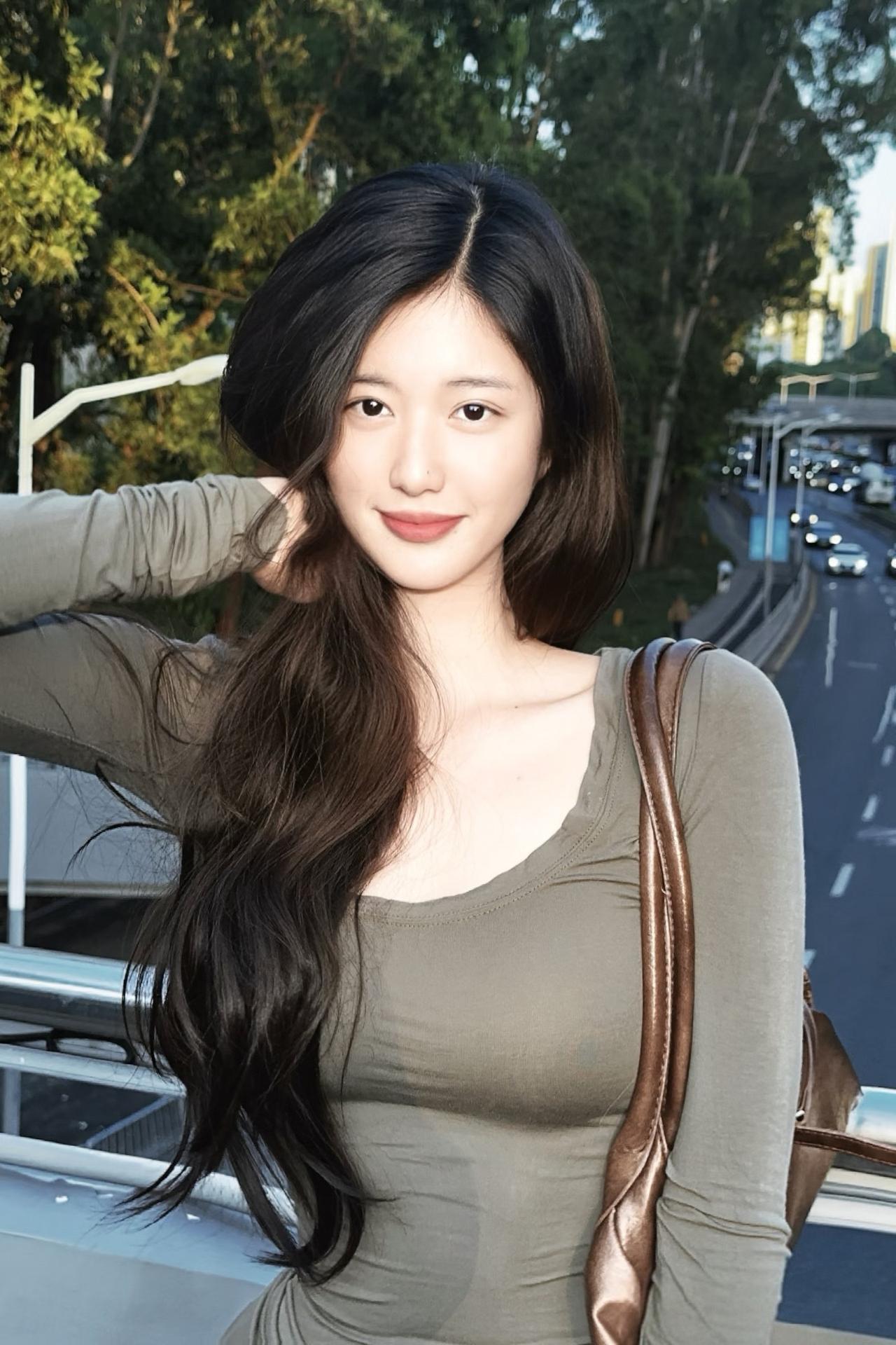 清新自然，长发飘逸