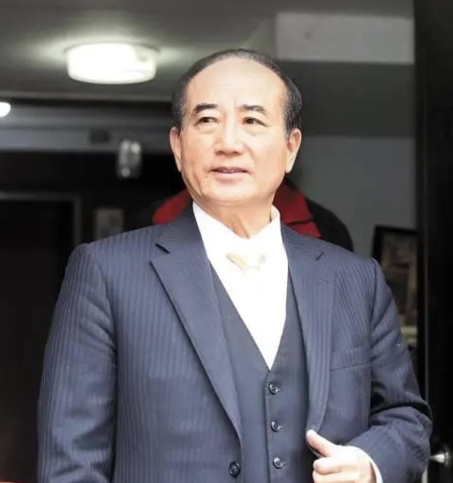 昨天国民党开会宣布，王金平被郑丽文选为新的最高顾问。这位置就是个荣誉头衔，不能管