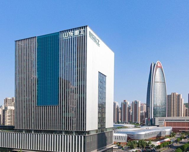 那天下午正刷着手机，突然弹出一条关于山东产业格局的推送。你说这事儿巧不巧，我刚泡