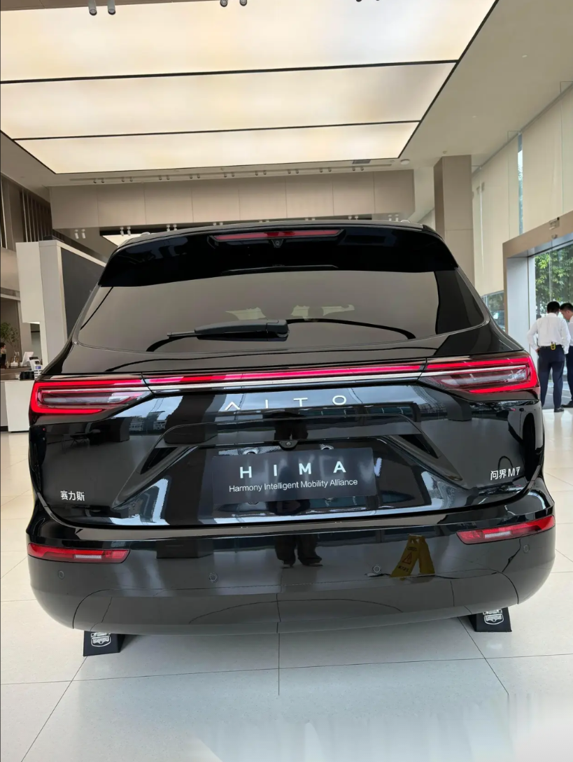 问界M5和M7车主画像曝光！年轻极客VS家庭暖男，华为通吃两代人M5车主：2