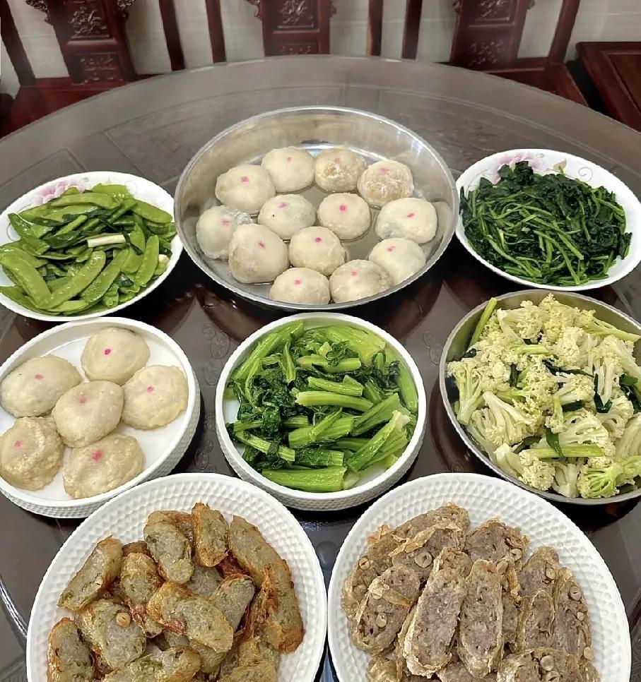 在广州和深圳的潮汕人都不爱回老家的原因第一、潮汕办点小事，都得托人，就连生病去