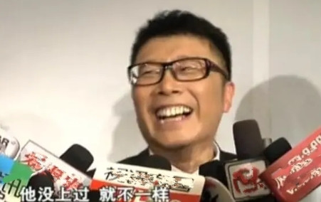 当年，庞龙凭借《两只蝴蝶》而走红，后来，他还选择了和刘德华在同一天开演唱会，于是