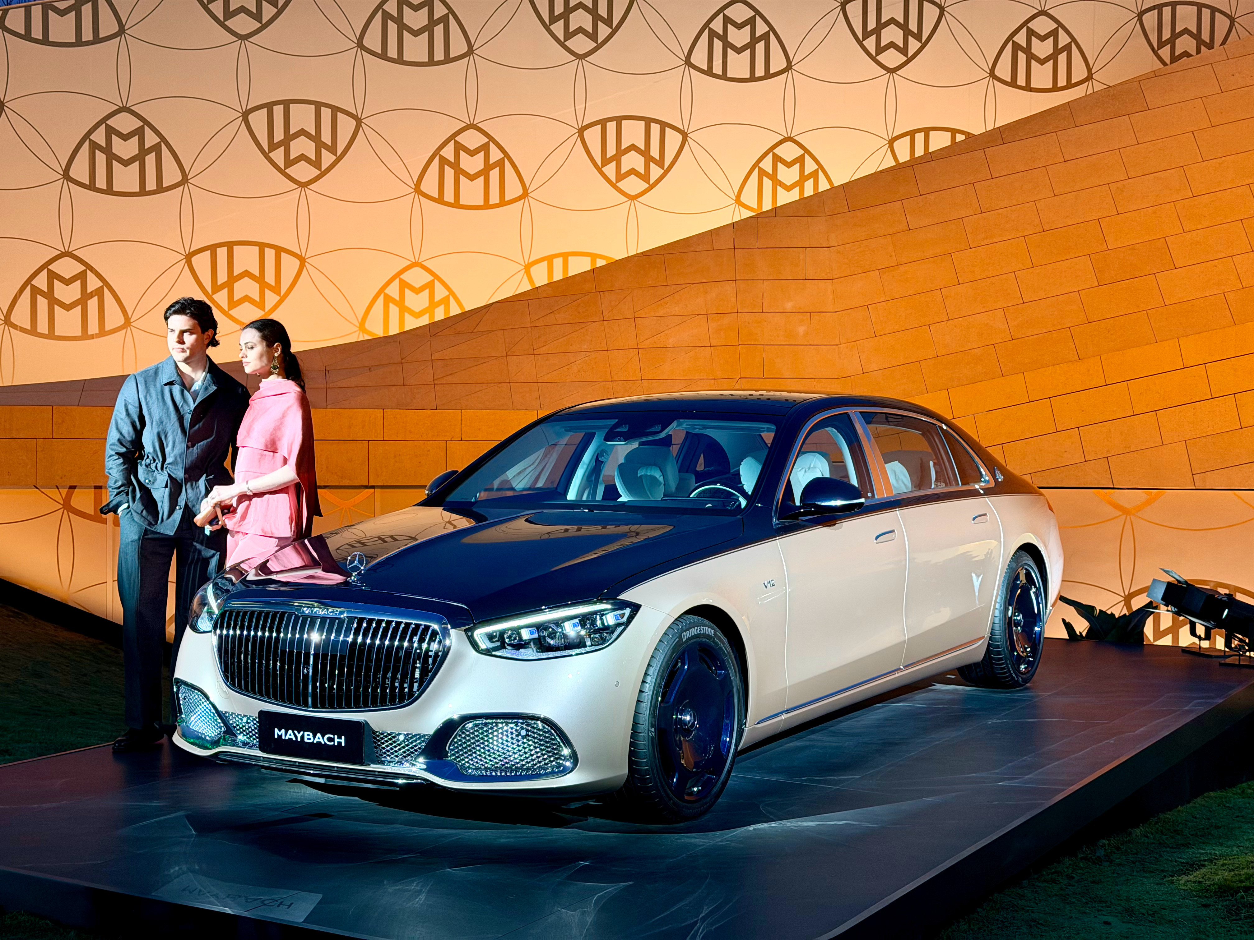 新一代迈巴赫S级轿车新一代迈巴赫全球首发，师兄已经强势抵达。不得不说，还得是迈巴