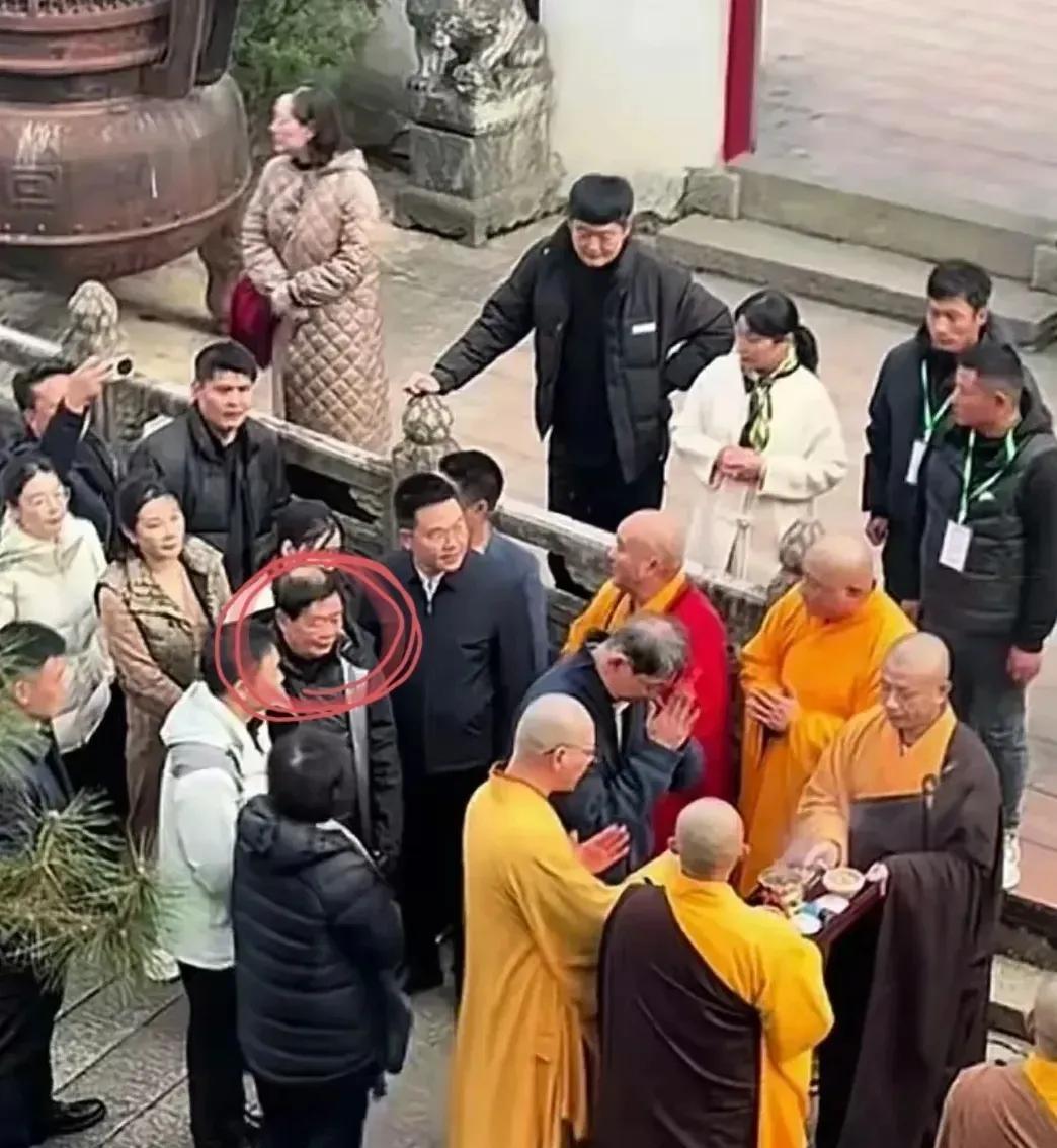 不查不知道，一查吓一跳！曹德旺给寺庙捐的钱居然有5亿，估计他自己做梦都没想到，这