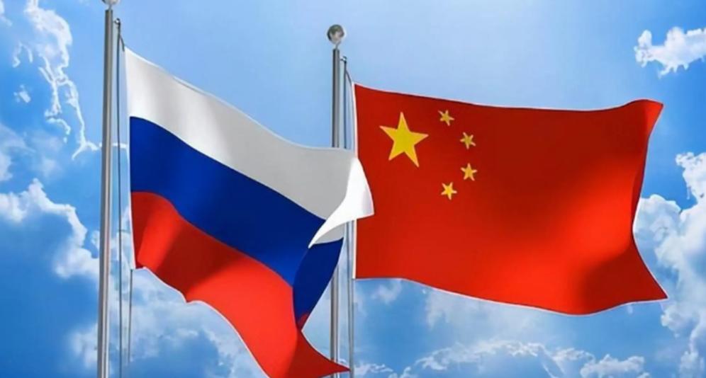 普京发了狠，五常里只有中国没入局，美国媒体突然注意到：中国正悄悄抄底俄罗斯？！在
