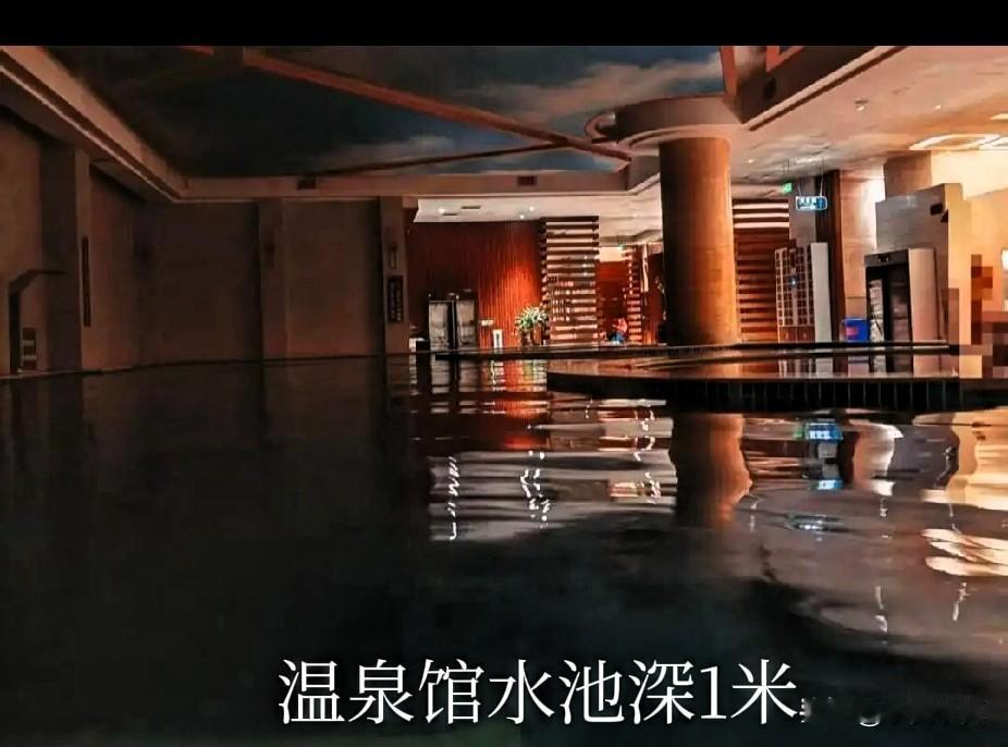 云南，后爸领继子温泉洗澡，继子温泉溺水身亡近日，男子领着妻子前夫12岁男孩去温