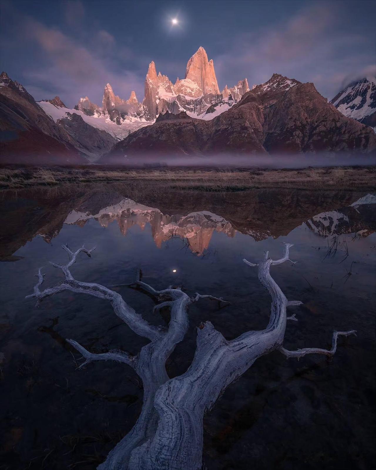 MaxRive，来自荷兰的顶尖风光摄影师，凭借魔幻且充满戏剧张力的风光作品享誉