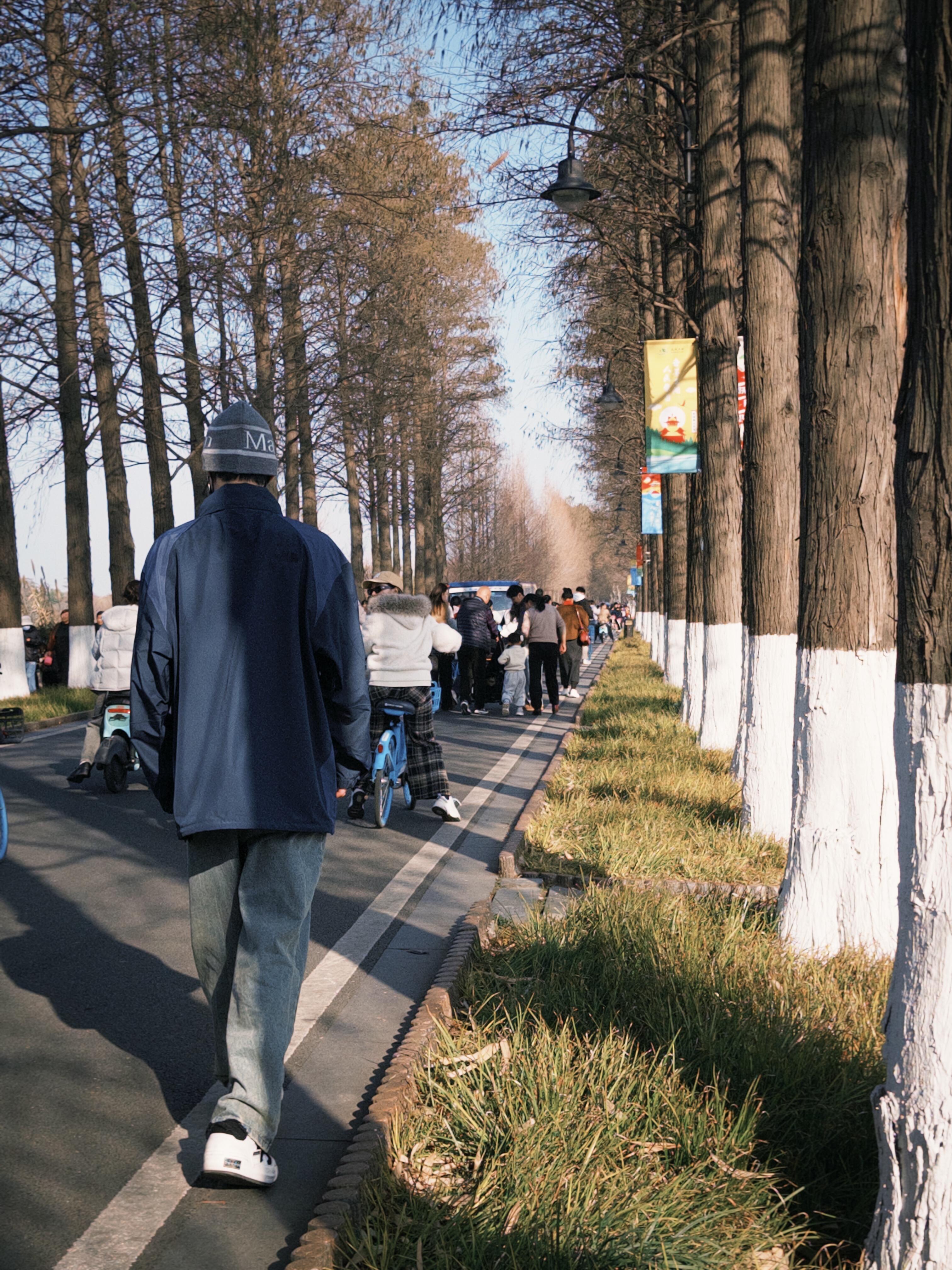 李昀锐在东湖玩诶，这是今天到武汉了吗