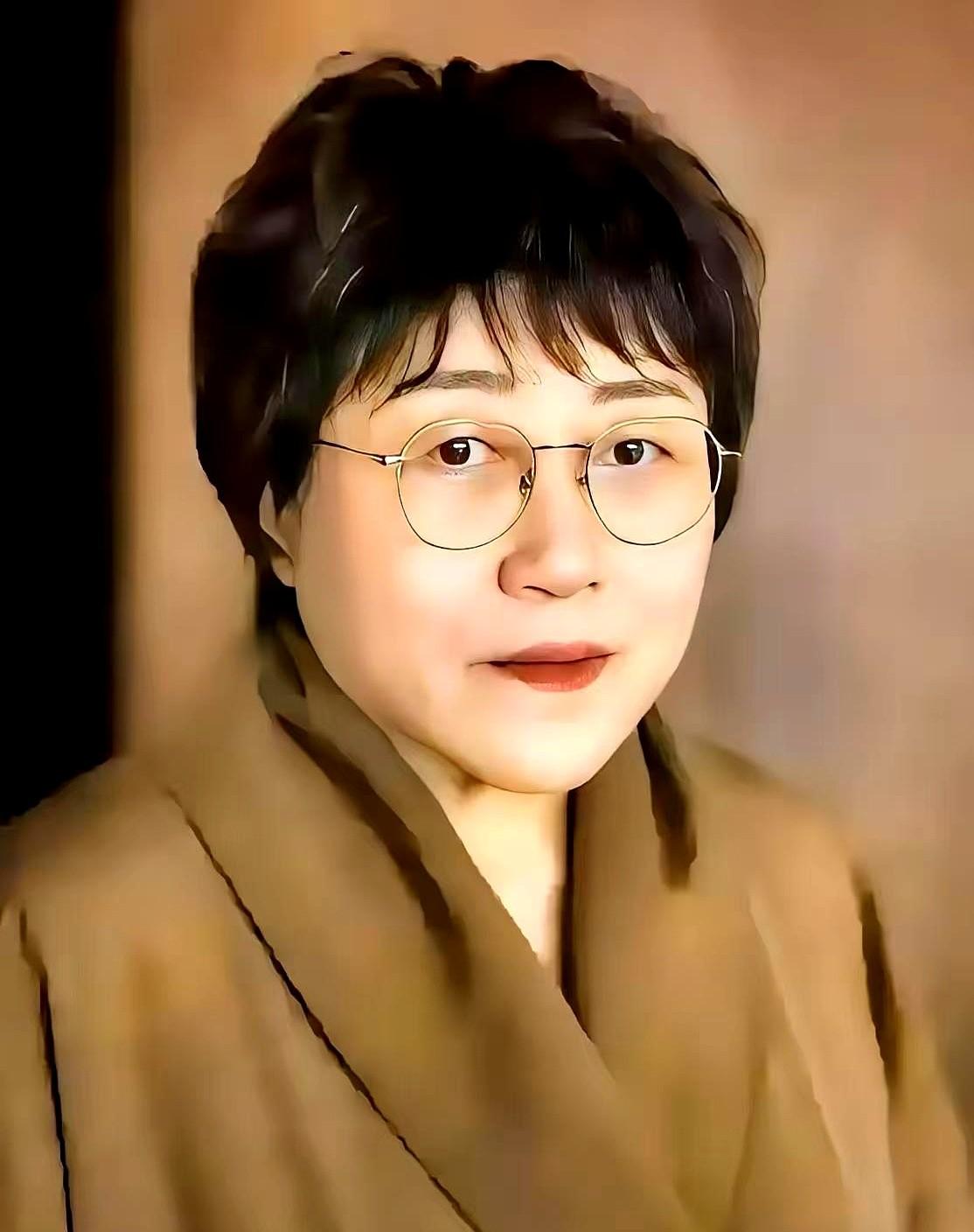 性学专家李银河说：如果你已经50岁左右了。她把剩下的人生算成还能吃几顿年夜饭，