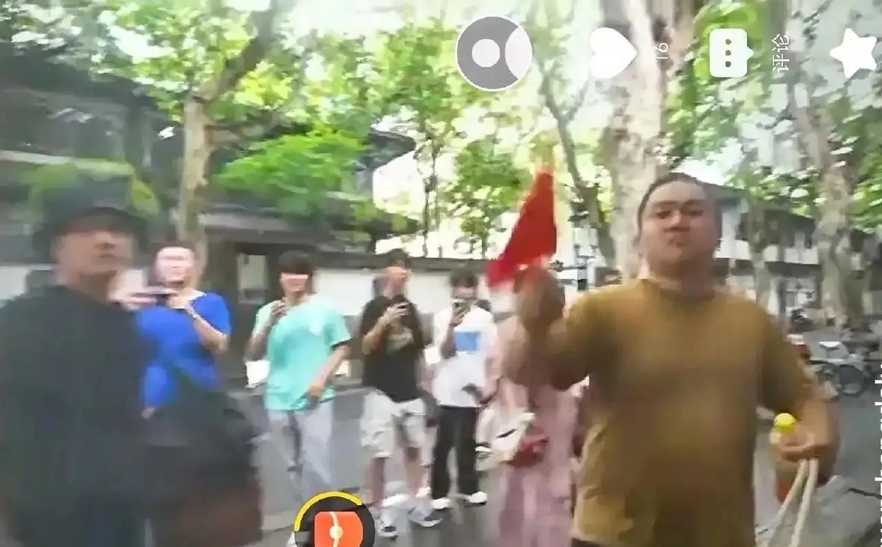 台湾馆长陈之汉大陆行凸显认知差异台湾馆长陈之汉大陆行，用直播的方式促进两岸交流