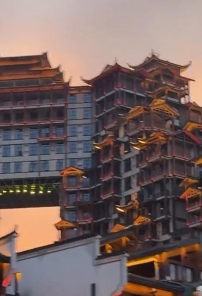 有限的時光，記錄著情意；無聲的文字，交流著感情；每天的問候，傳遞著友誼；願