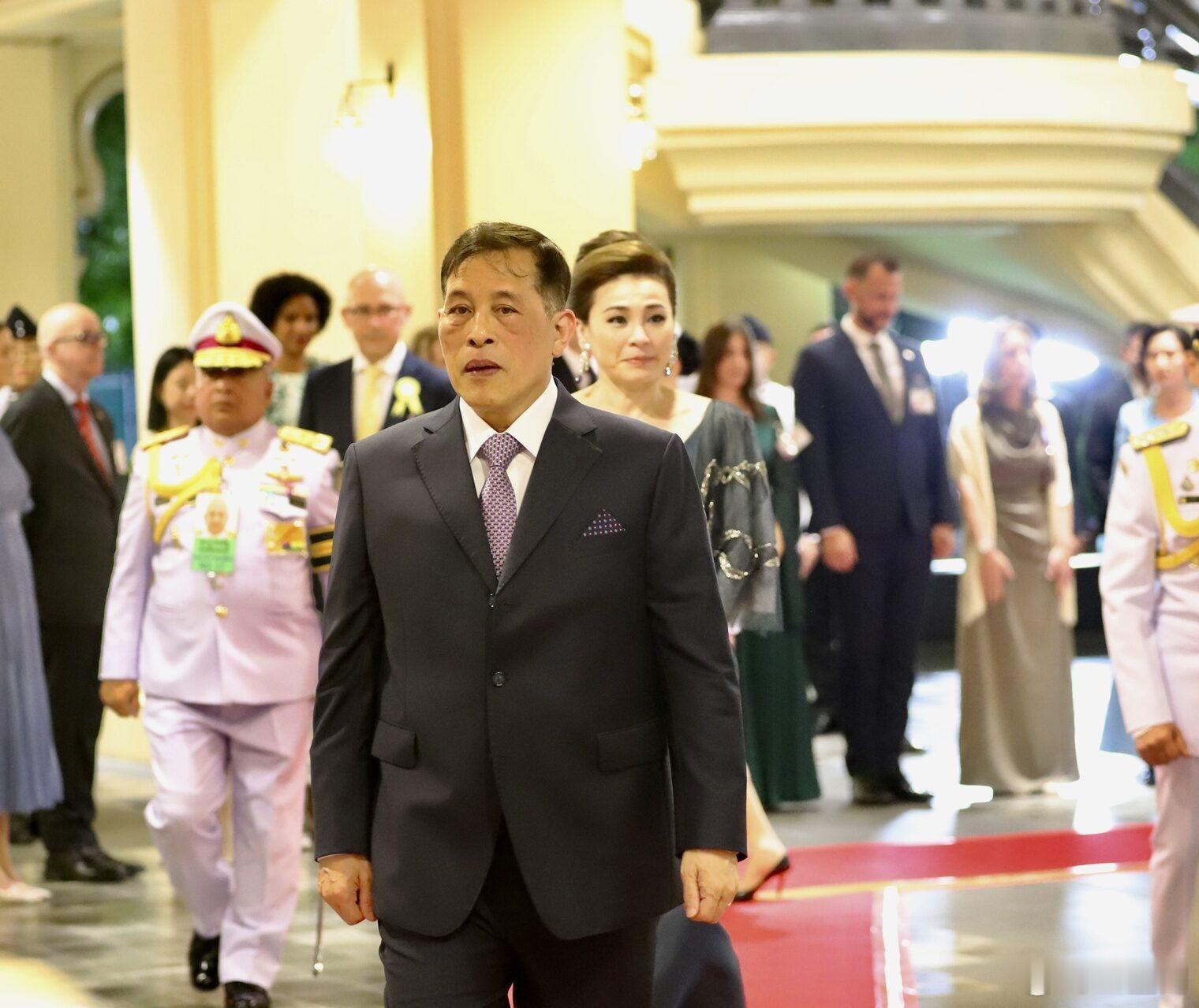 泰国王室🇹🇭7月27日，泰国官方宣布感念国王陛下深厚恩德，泰国拉玛十世玛哈