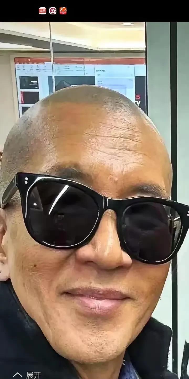 盗卖珠宝的嫌疑人有三个，喊的最大声的那两个，还有伤心欲绝掉秤12斤的那个。发现大