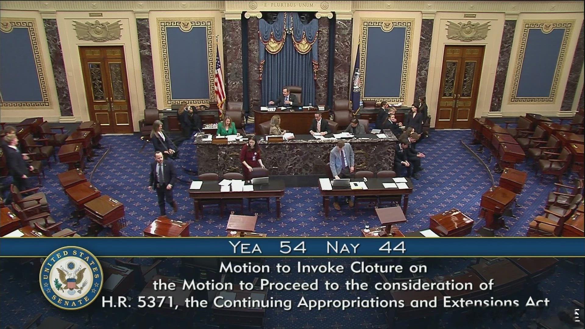 美国联邦政府关门第35天，平了Ｔ第一任时的纪录参议院54:44，“无条件重启”的