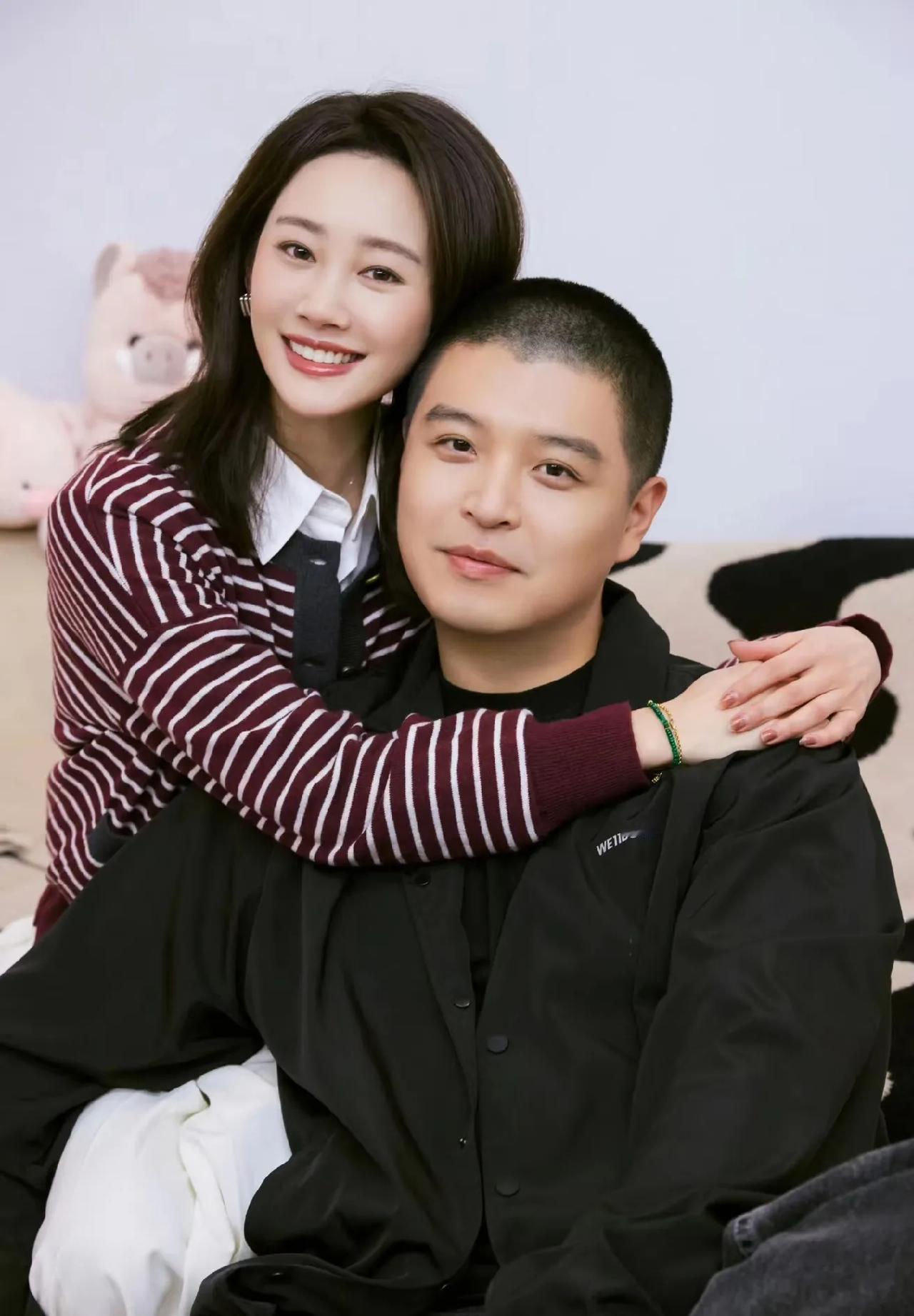 在《妻子的浪漫旅行》综艺，网友纷纷说:“李纯是好女孩，也是好演员”。她嫁给北京