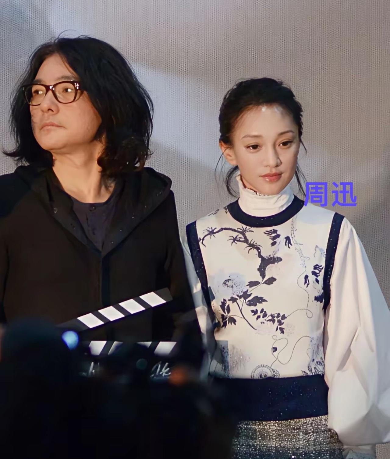 她跟李大齐在一起的时候衣品是最好的，李大齐都帮她搭配好的。