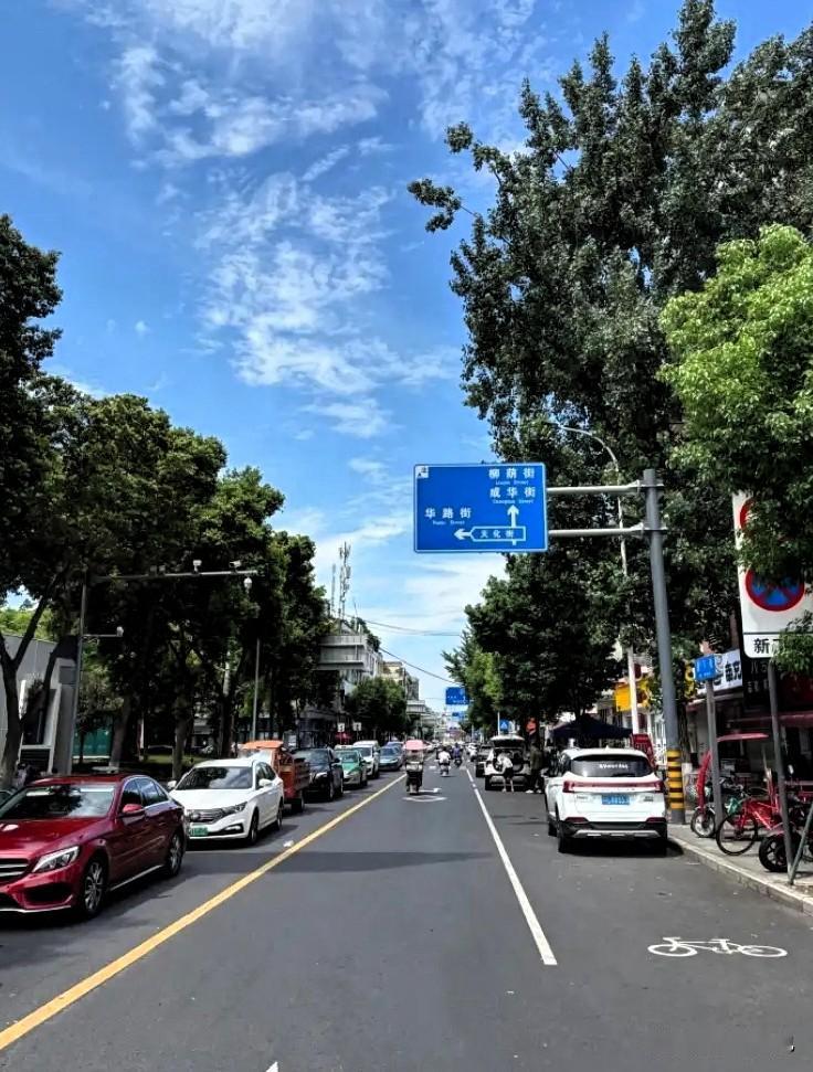 奉劝大家，现在开始不管你在哪个城市，你的包里一定要放一瓶藿香正气液，因为现