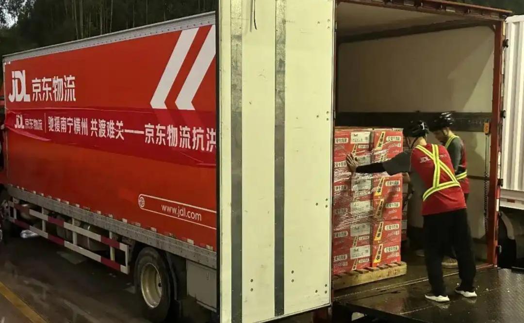刘强东又被夸了！京东物流连夜驰援广西横州尽显担当刘强东又被夸了!京东物流连