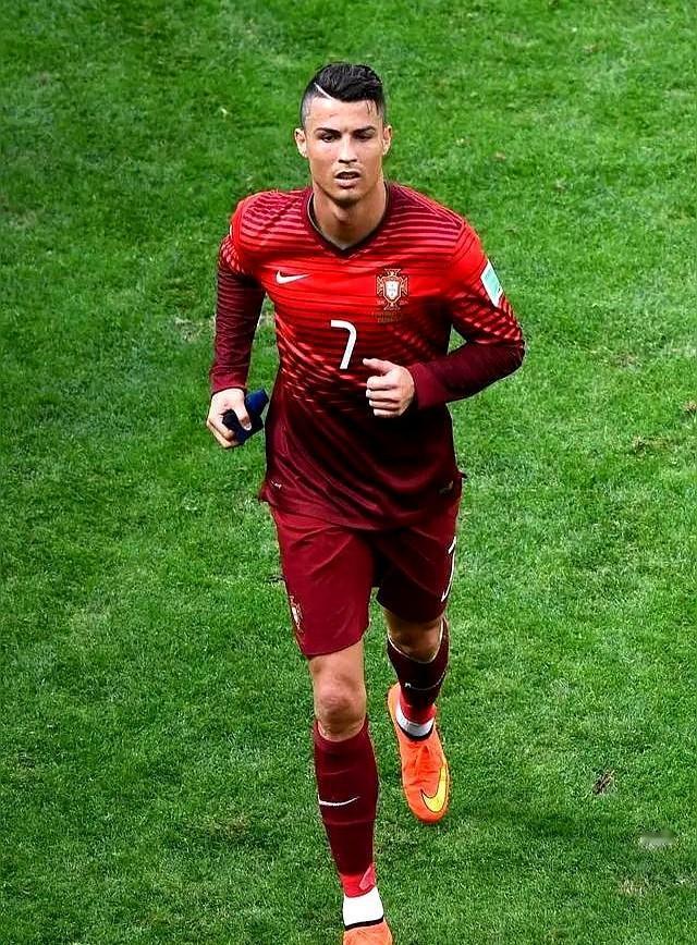 AC米兰冬窗补中锋，C罗真来不了？C罗2025年6月和利雅得胜利续约到202