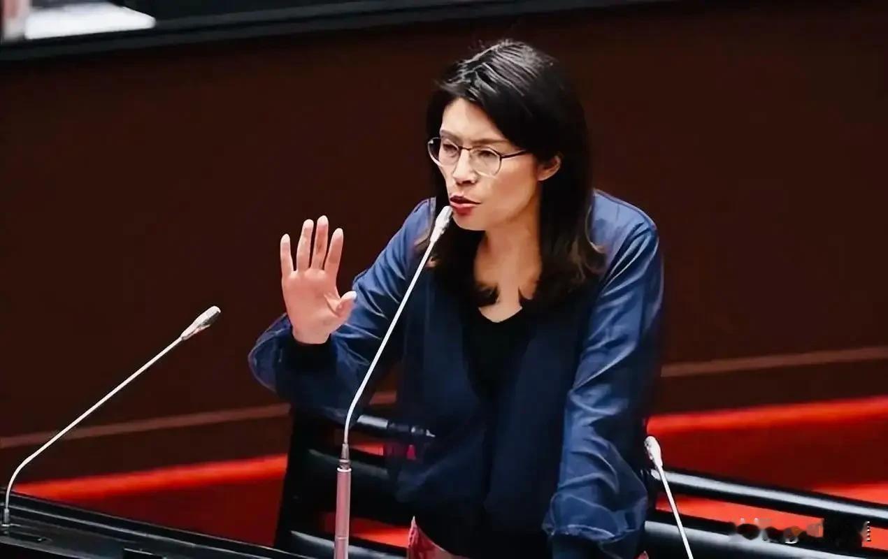 看到郑丽文履新职后，网上很多人纷纷叫好，以为她会无条件支持祖国统一。但是我不得