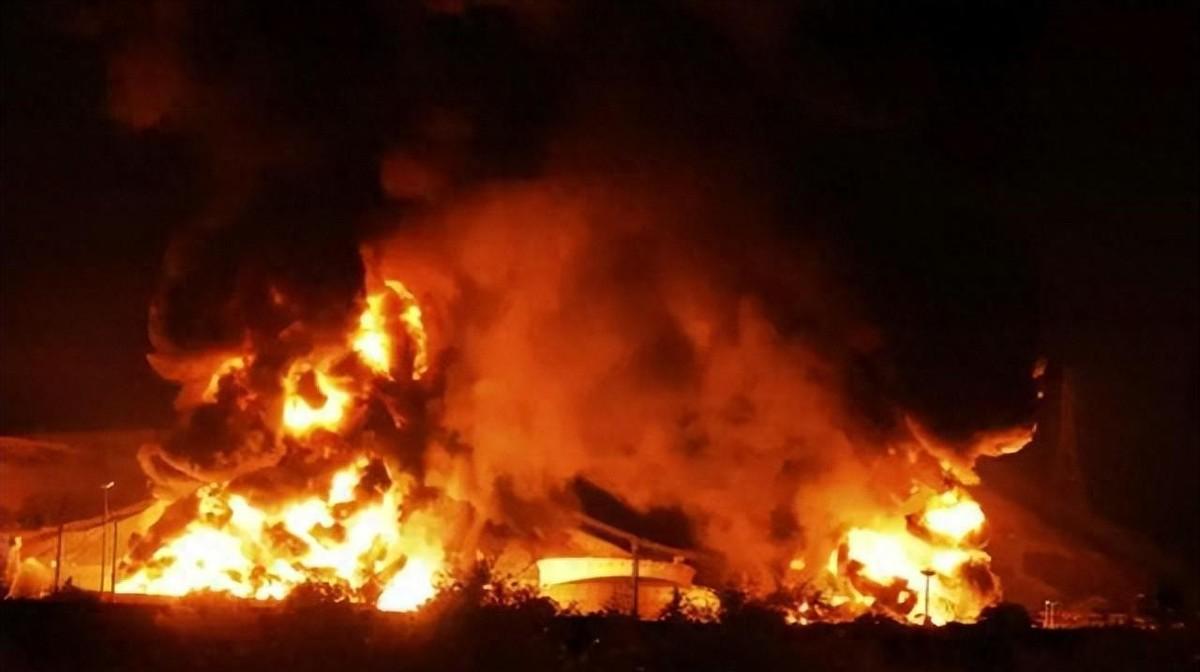 谁能想到，号称全球织得最密、连陨石都能挡一挡的防空网，竟然被区区4枚导弹瞬间撕得