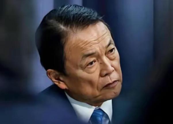 麻生太郎也坐不住了，没想到中国还要回访美国，15日，我国正式宣布，已收到特朗普邀